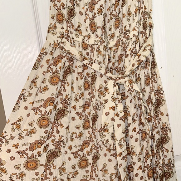 Like new off the shoulder maxi dress size 1X. Never worn - Picture 4 of 6